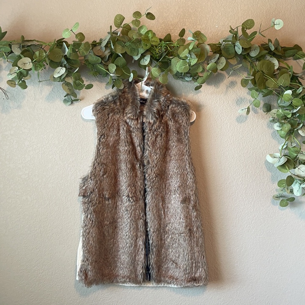 Faux Fur Vest!